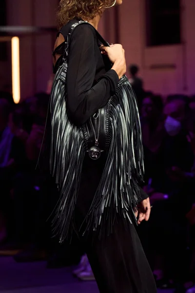Look 13